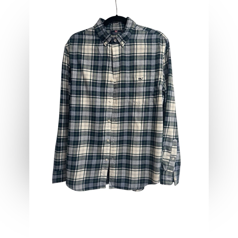 Men’s Vineyard Vine plaid slim fit performance Tucker shirt in large.